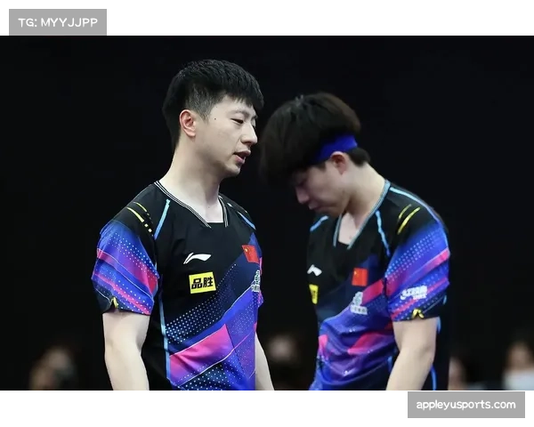 王楚钦马龙拥抱瞬间诠释传承，网友称“26岁秒变3岁”
